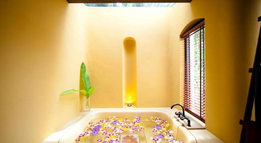 Paradee Resort