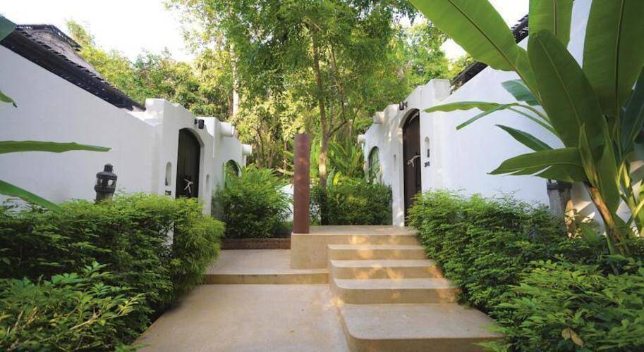 Paradee Resort