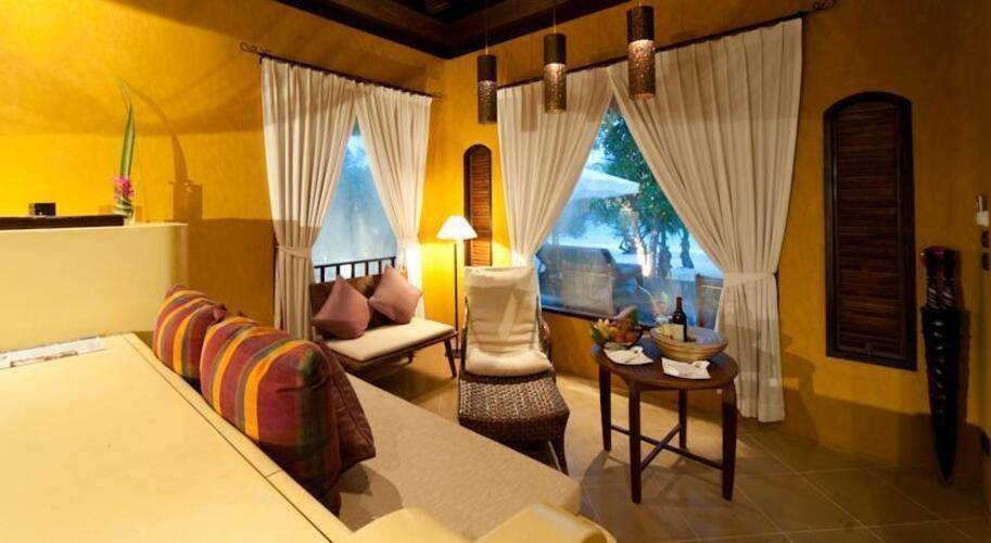 Paradee Resort