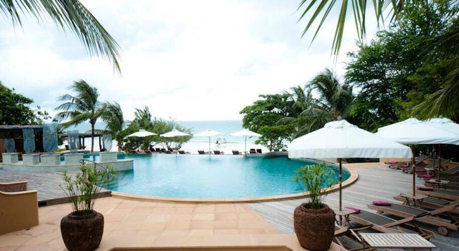 Paradee Resort