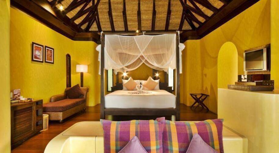 Paradee Resort