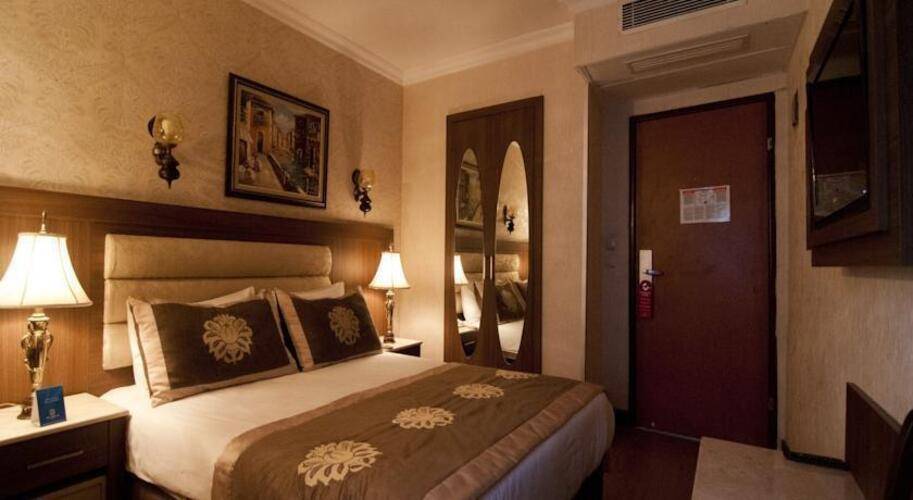 Grand Hilarium Hotel