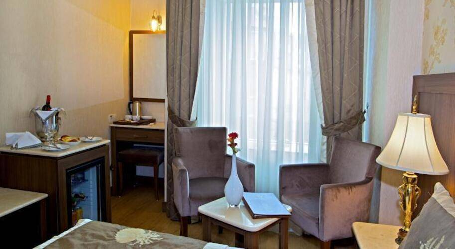 Grand Hilarium Hotel