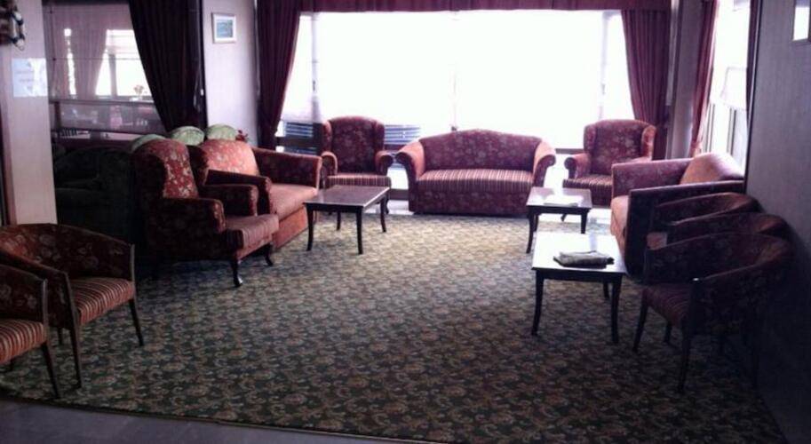 Oasis Hotel
