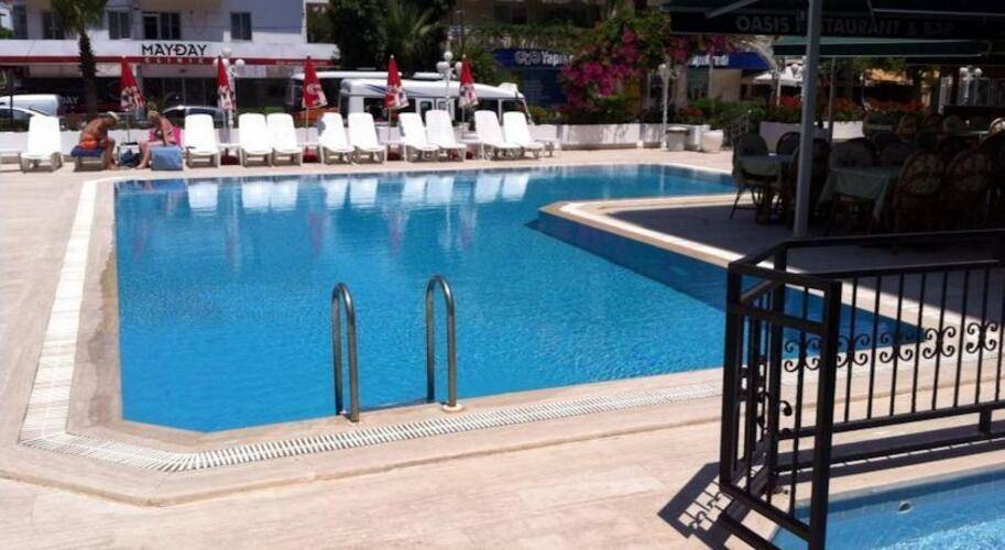 Oasis Hotel