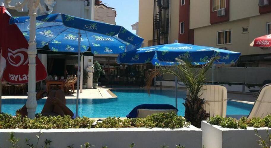 Oasis Hotel