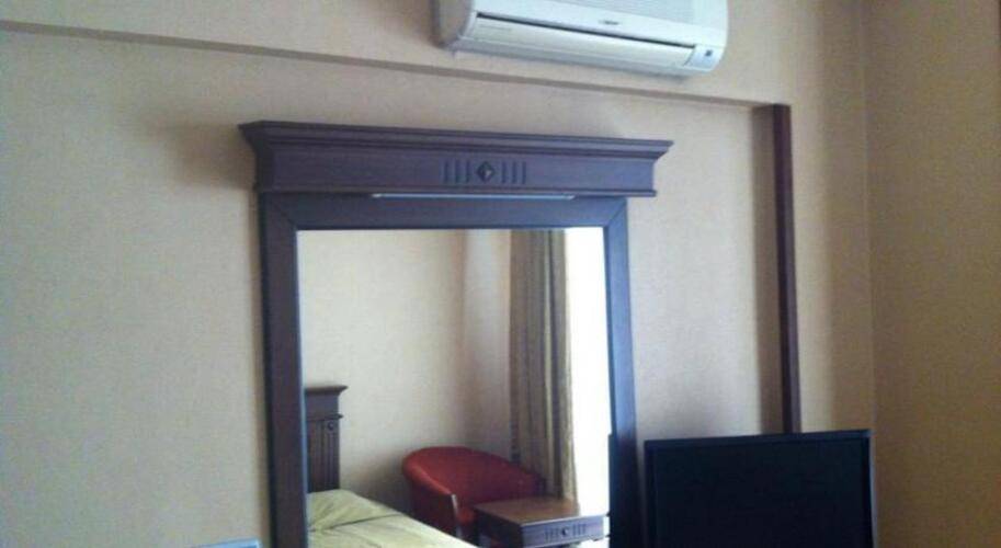 Oasis Hotel