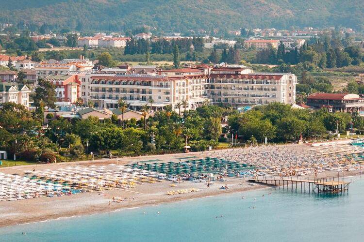 L'Oceanica Beach Resort Hotel
