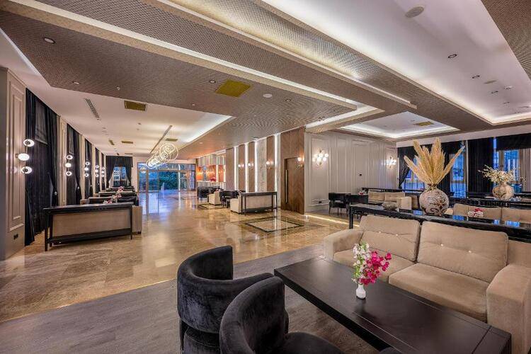 L'Oceanica Beach Resort Hotel