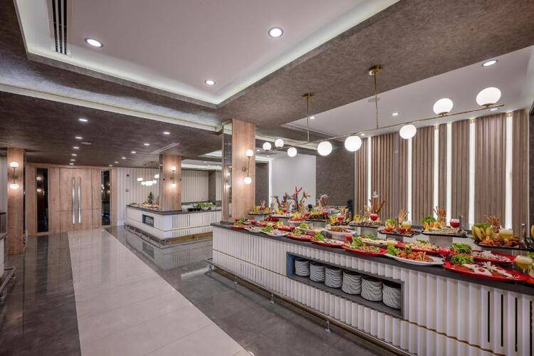 L'Oceanica Beach Resort Hotel