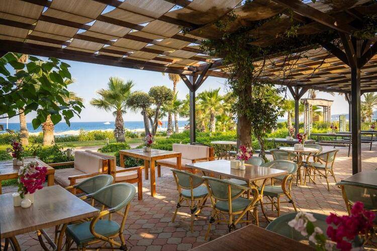 L'Oceanica Beach Resort Hotel
