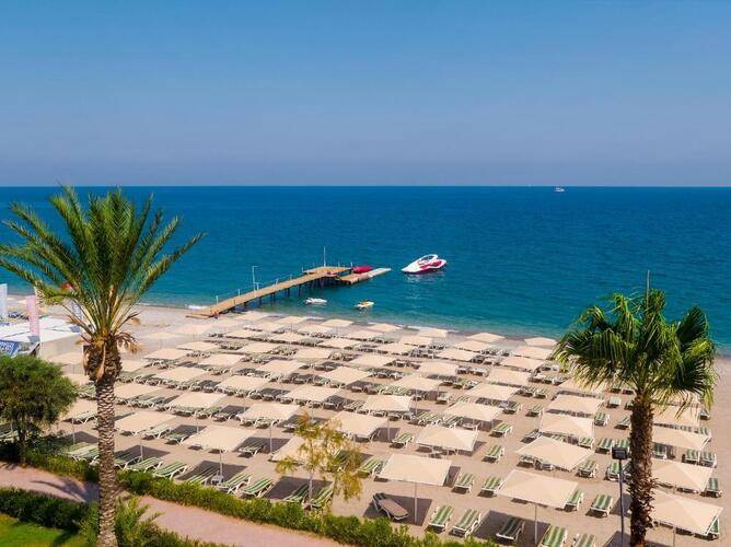 L'Oceanica Beach Resort Hotel