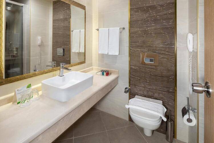 L'Oceanica Beach Resort Hotel