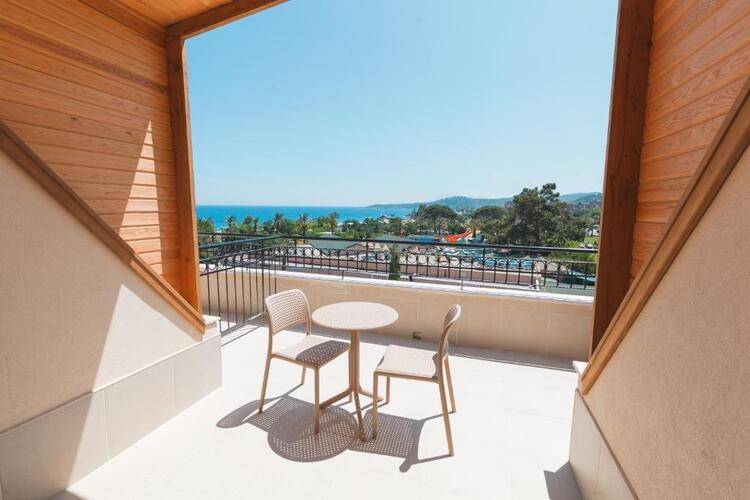 L'Oceanica Beach Resort Hotel