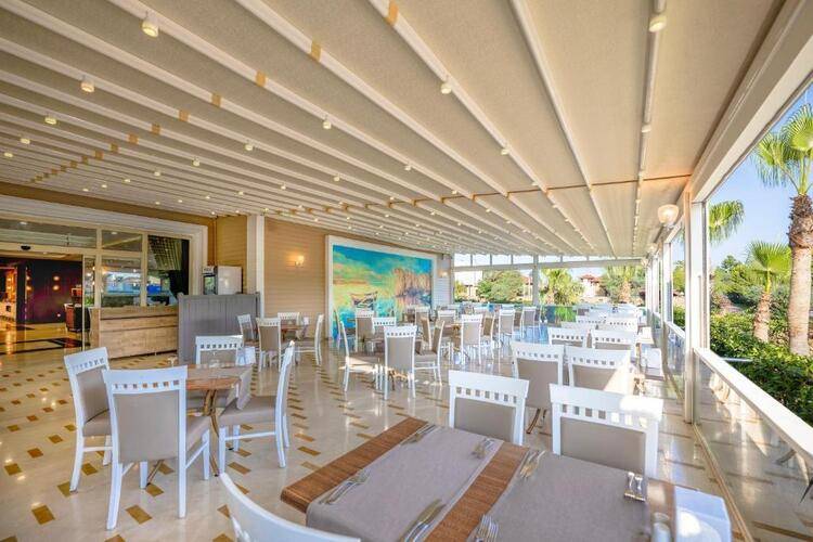 L'Oceanica Beach Resort Hotel
