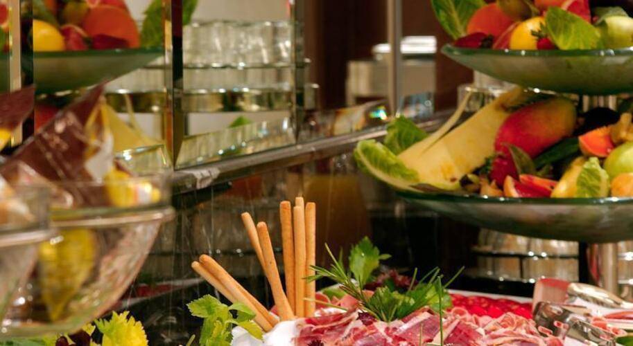 Barcelona Center Hotel — фото 29