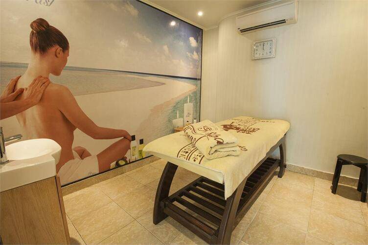 Hawaii Le Jardin Resort & Aqua Park