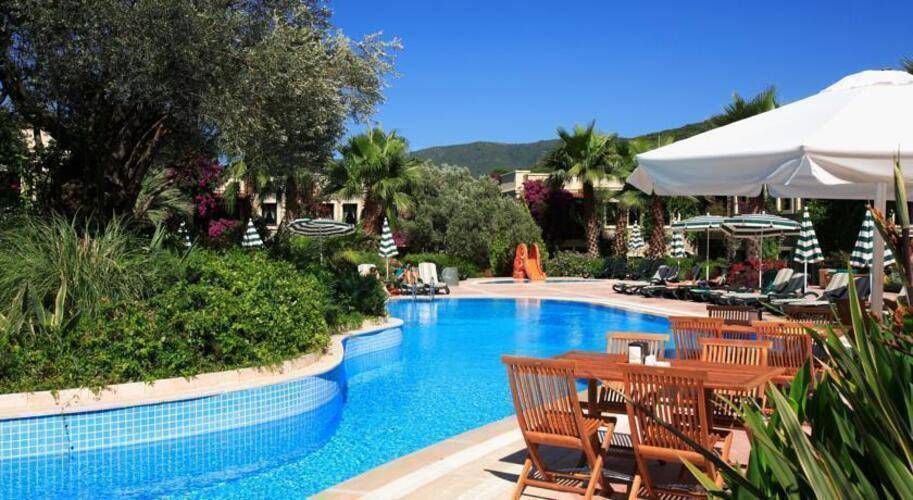 Zeytinada Hotel
