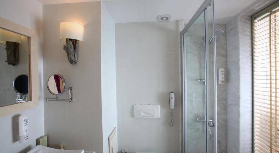 Zeytinada Hotel