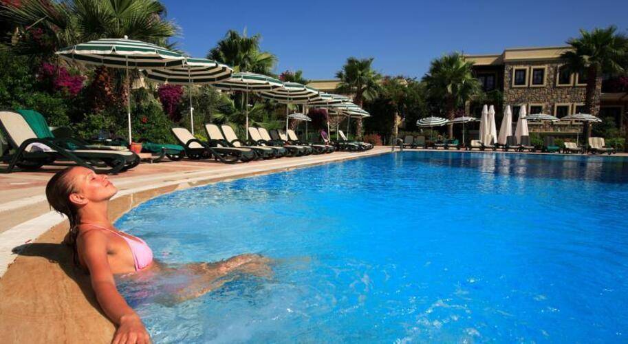 Zeytinada Hotel