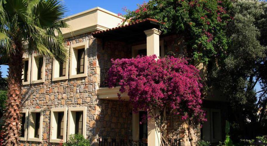 Zeytinada Hotel