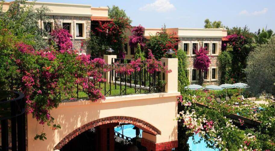 Zeytinada Hotel