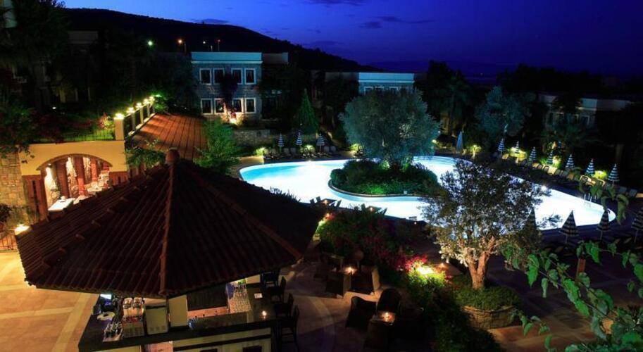 Zeytinada Hotel