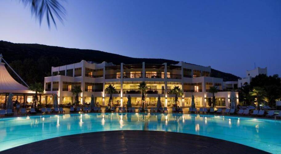 Latanya Park Resort (Ex.Latanya Beach Resort)