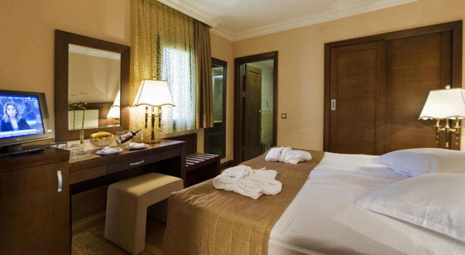 Latanya Park Resort (Ex.Latanya Beach Resort)