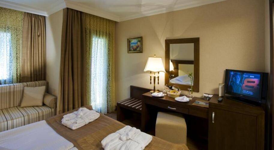 Latanya Park Resort (Ex.Latanya Beach Resort)