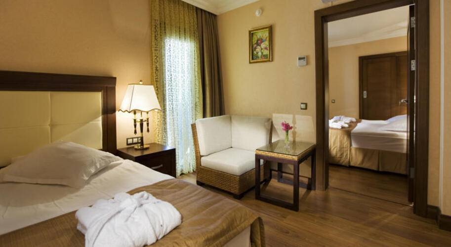 Latanya Park Resort (Ex.Latanya Beach Resort)