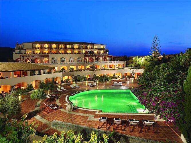Capsis Ruby Red Regal Hotel