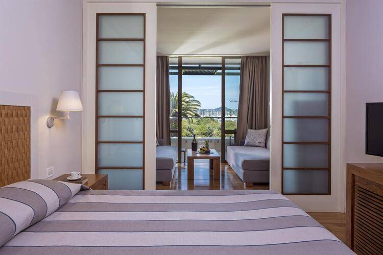 Kontokali Bay Resort & Spa