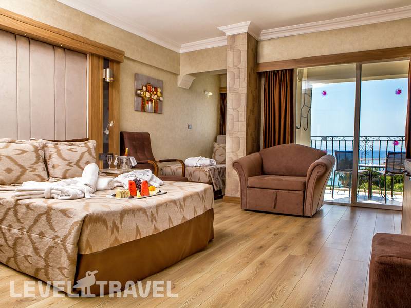 Фотография Laur Hotel Experience & Laur Hotels Elegance (Ex.Didim Beach Resort Aqua & Elegance Thalasso)