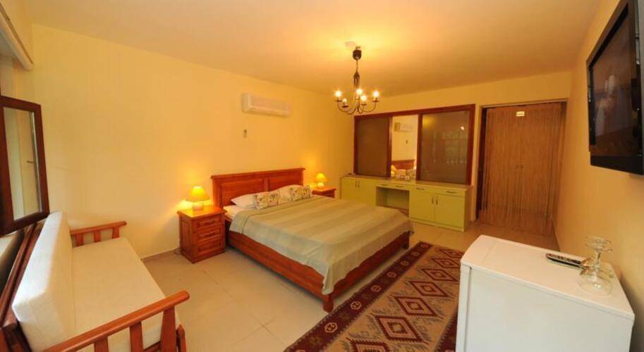 The Bay Beach Club Hotel