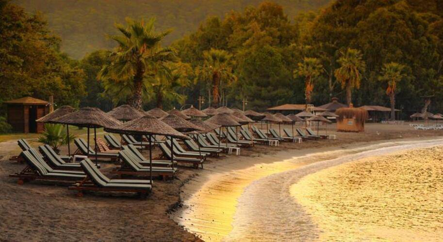 The Bay Beach Club Hotel