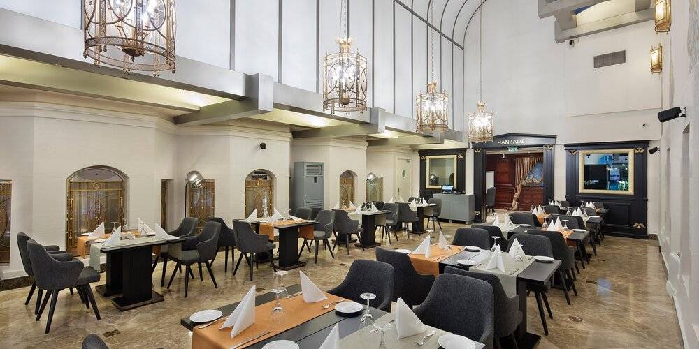 Crowne Plaza Old City