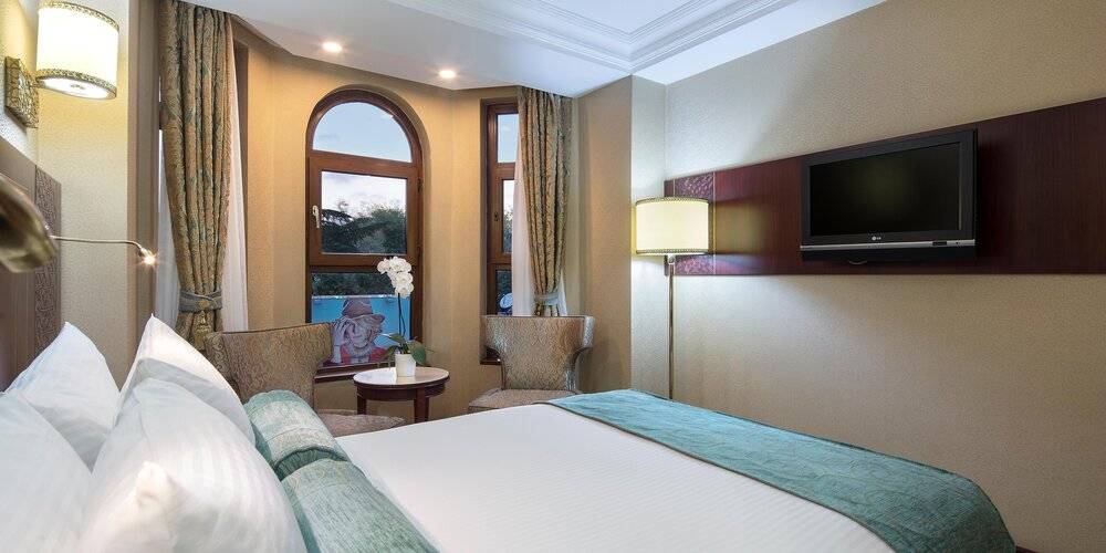 Crowne Plaza Old City