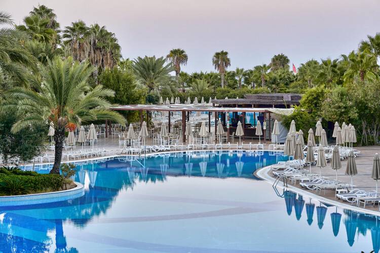 Seaden Sea World Hotel Resort & Spa