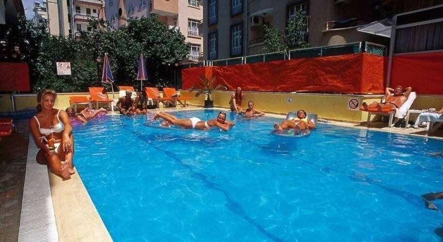 Kleopatra Hermes Hotel