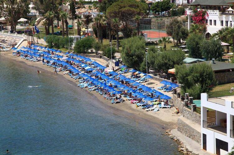Azka Hotel