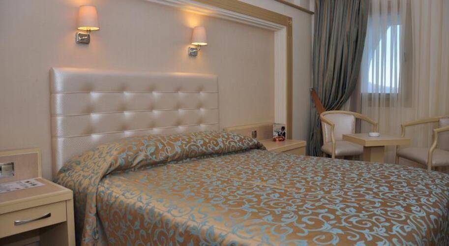 Azka Hotel