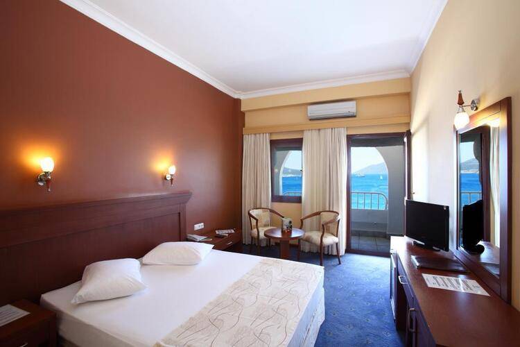 Azka Hotel