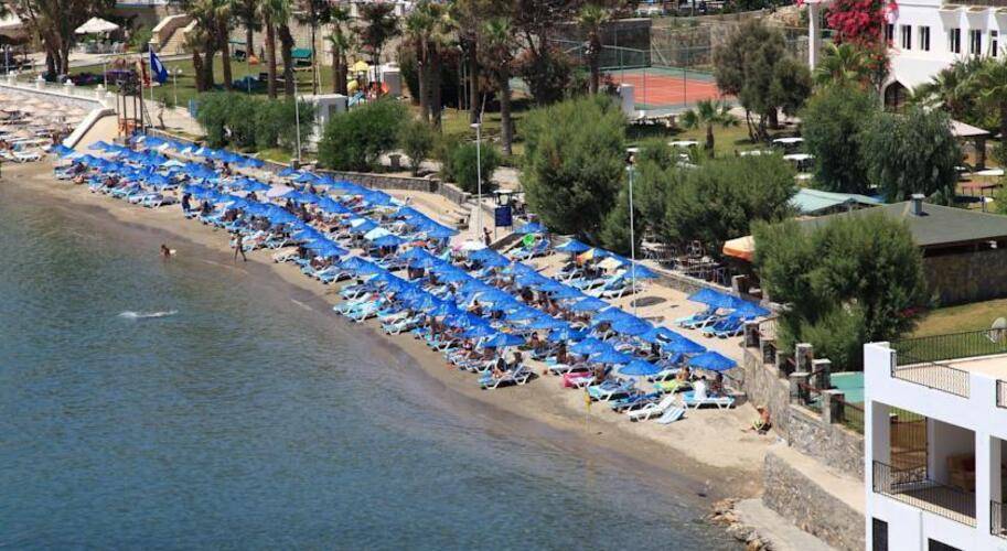 Azka Hotel