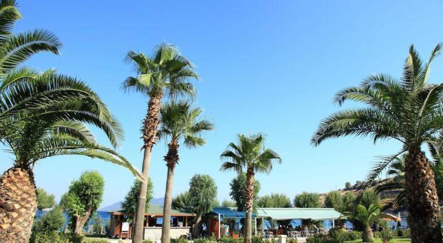 Azka Hotel