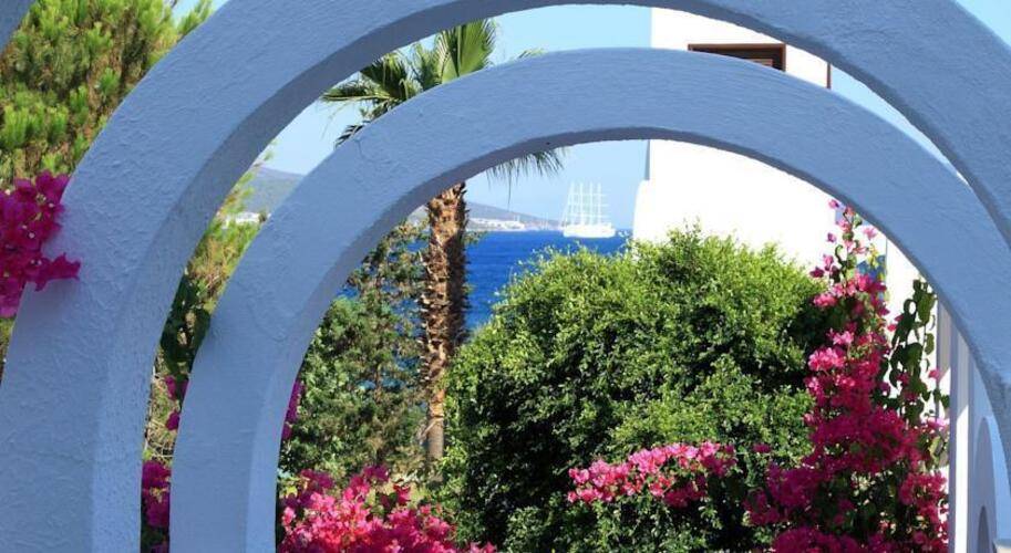 Azka Hotel
