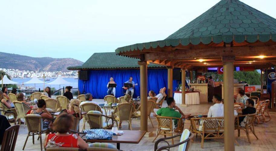 Azka Hotel