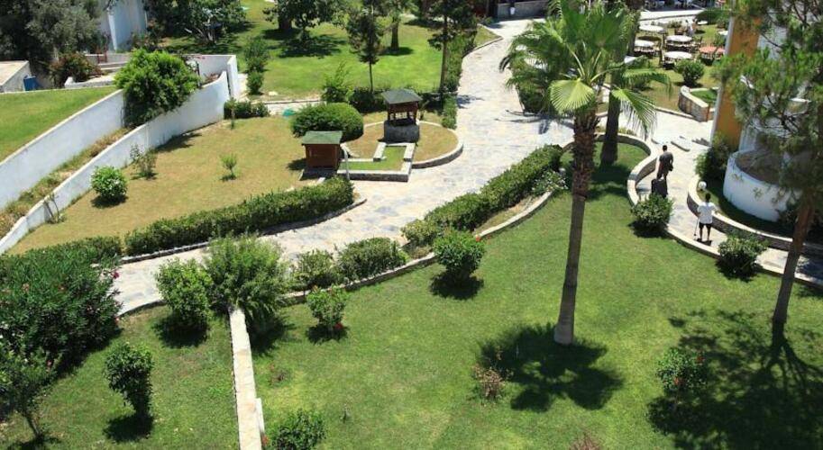 Azka Hotel