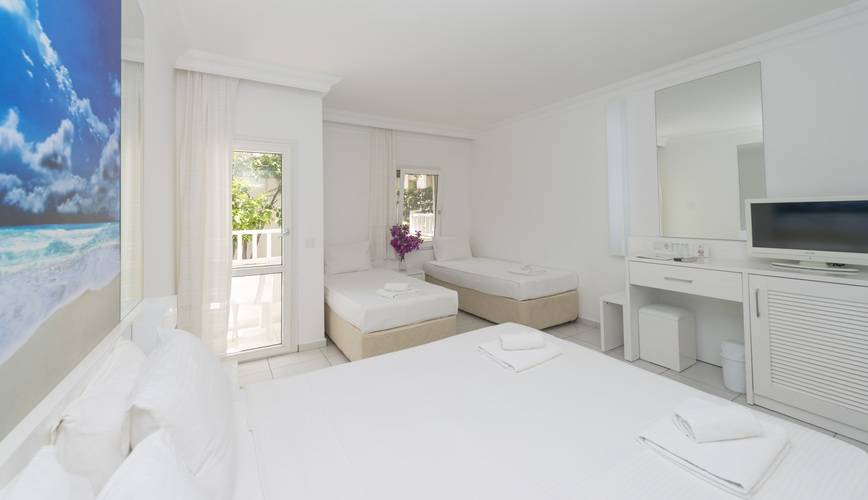 Bendis Beach Hotel