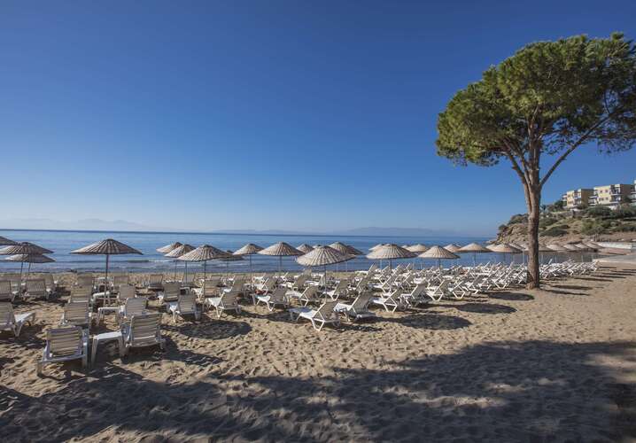 Aria Claros Beach & Spa Resort